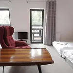 Homestay Uroboros