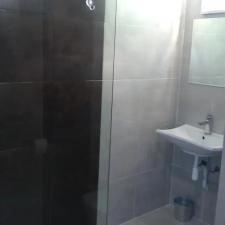 Uroboros Quarto em Acomodações Particulares