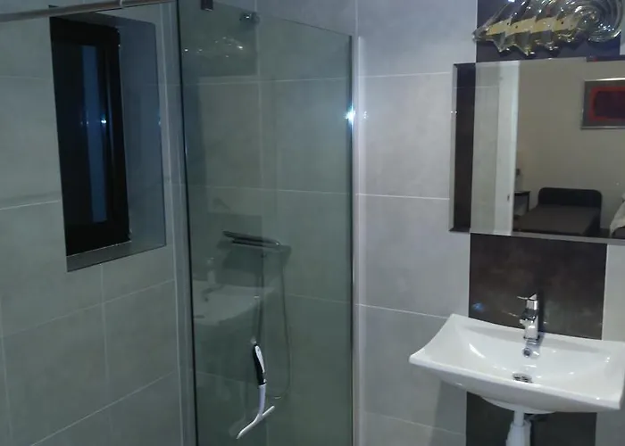 Uroboros 홈스테이 *