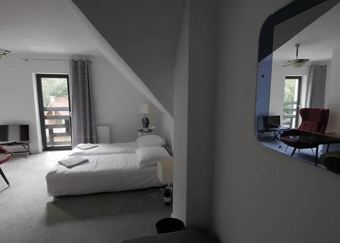 홈스테이 Uroboros *